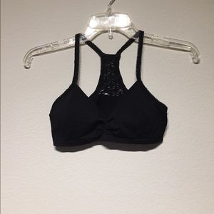 Black sports bra